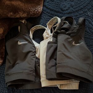 Nike Sports Bras M/L !
